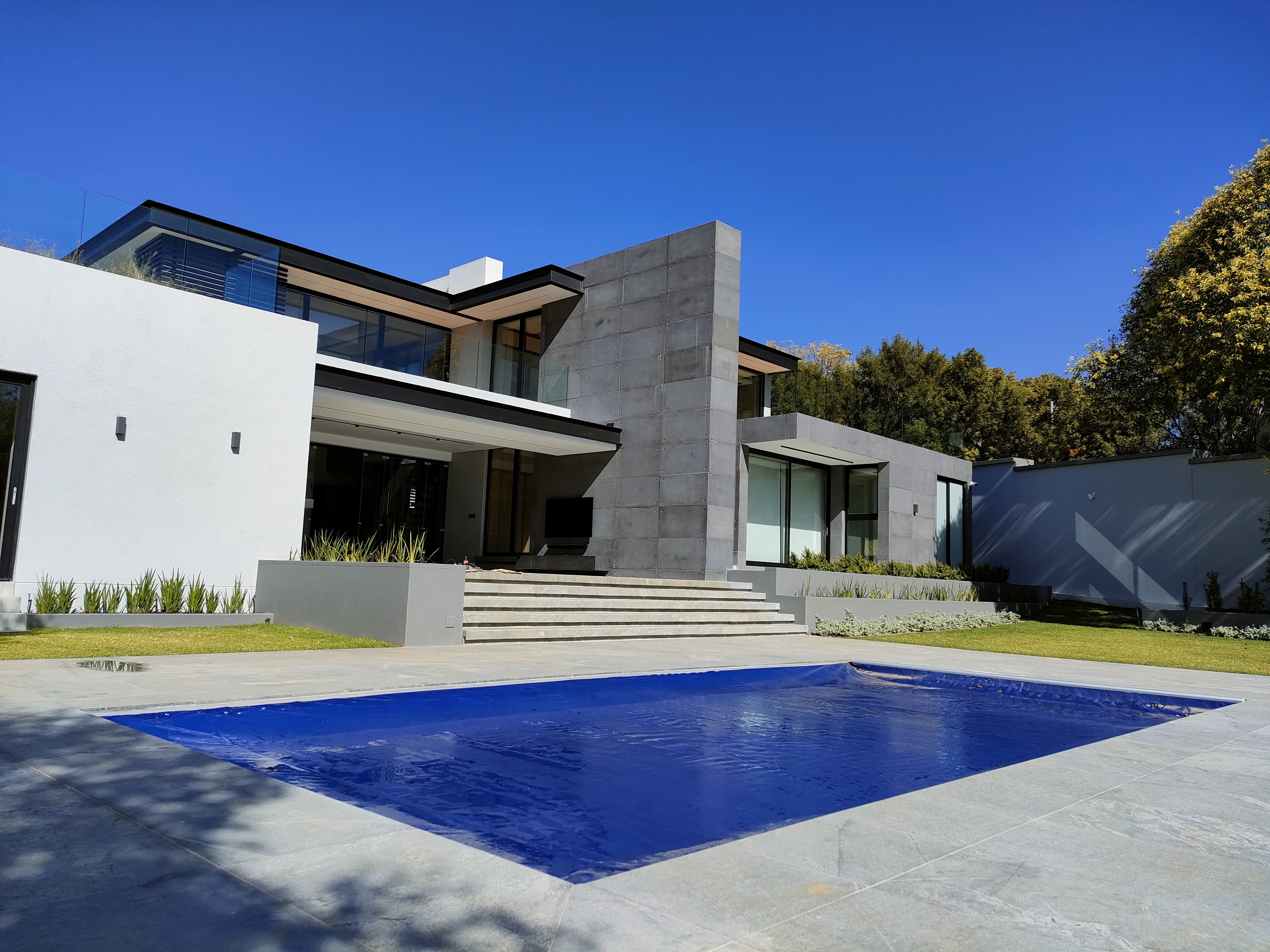 Automated pool cover demonstration with remote control